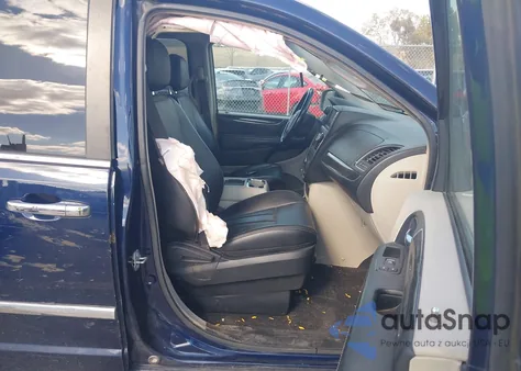 2015 Chrysler Town & Country Touring из США, поврежденный, VIN 2C4RC1BG7FR572938